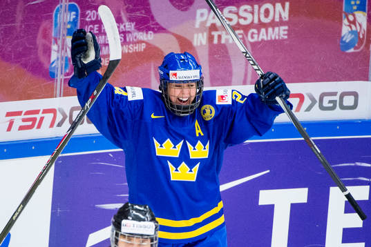 Sveriges Erika Grahm jublar