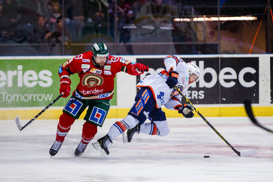 Frölundas Christoffer Persson och Växjös Liam Reddox