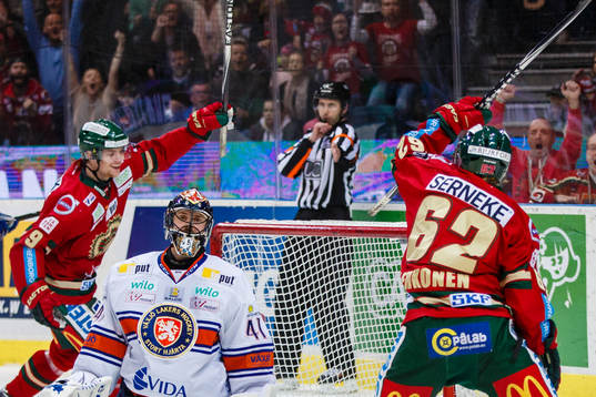Växjös målvakt Cristopher Nihlstorp deppar