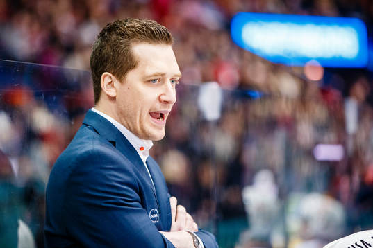 Växjös tränare Sam Hallam