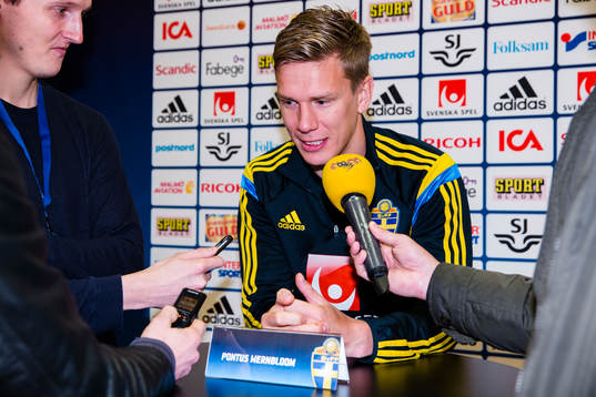 Sveriges Pontus Wernbloom deltar i en pressträff