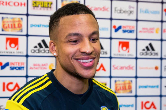 Sveriges Martin Olsson deltar i en pressträff