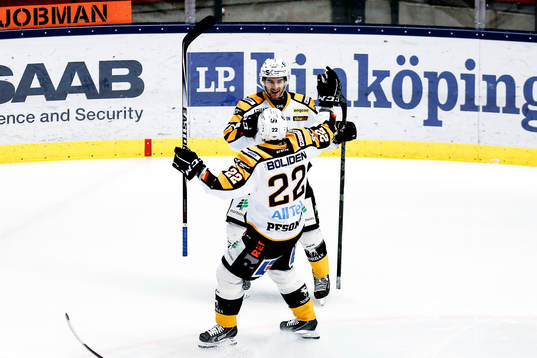 Skellefteås +Andrew Calof och Janne Pesonenjublar