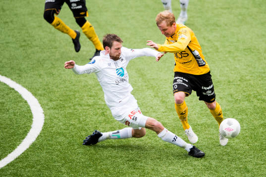 Kamp mellan ODDs Håvard Storbæk och Elfsborgs Simon