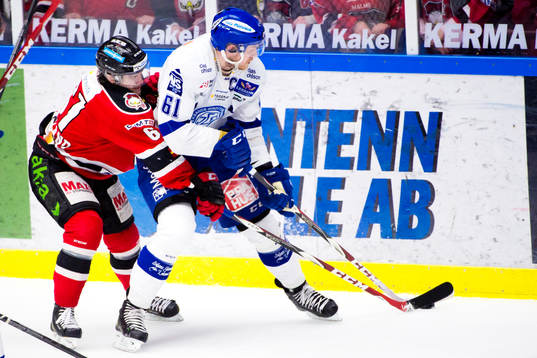 Malmö Redhawks Nicklas Jadeland jagar Leksands Johan Ryno