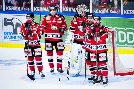 Malmö Redhawks spelare väntar på besked från en