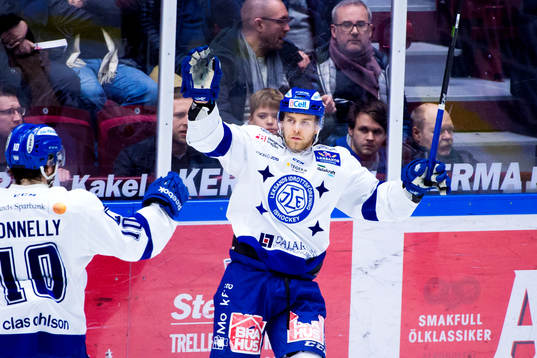 Leksands Patrick Cehlin jublar med Brian Connelly