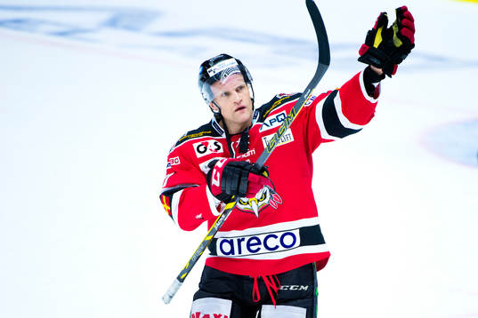 Malmö Redhawks Mathias Tjärnqvist tackar publiken
