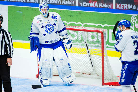 Leksands målvakt Oscar Alsenfelt och Joonas Rönnberg