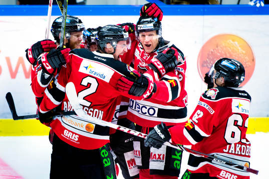 Malmö Redhawks firar Jeremias Augustin gjort 1-0