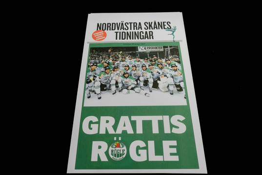En Affisch med texten Grattis Rögle