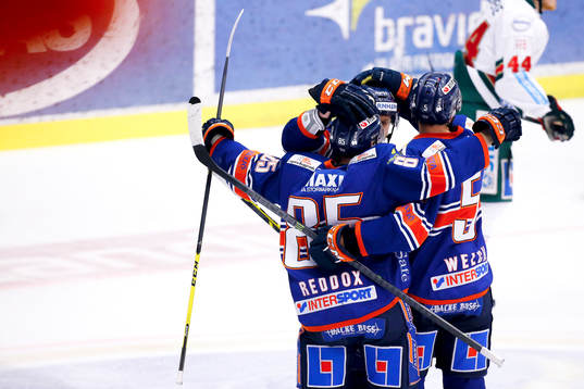 Växjös Nick Johnson jublar