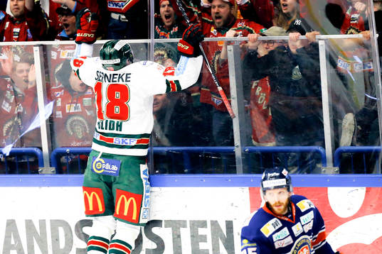 Frölundas Anton Blidh jublar