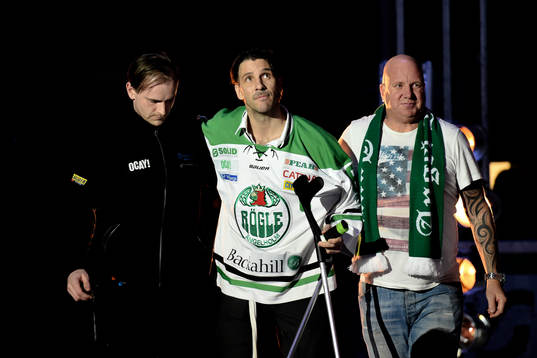 Bläddra bland fler bilder av Ishockey, Kval till SHL, Rögle, Segerfirande