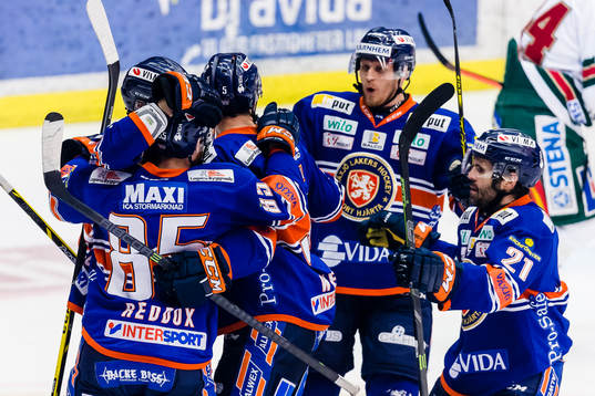 Bläddra bland fler bilder av Ishockey, SHL, Semifinal 2, Växjö - Frölunda