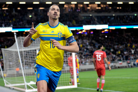 Sveriges Zlatan Ibrahimovic jublar
