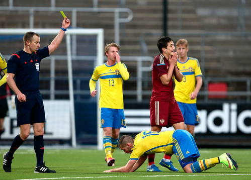 Gult kort till Rysslands Ramil Sheidaev