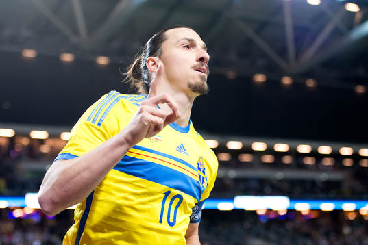 Sveriges Zlatan Ibrahimovic jublar