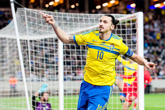 Sveriges Zlatan Ibrahimovic jublar