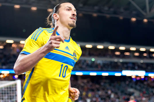 Sveriges Zlatan Ibrahimovic jublar