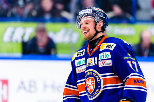 Växjös Alexander Johansson skrattar