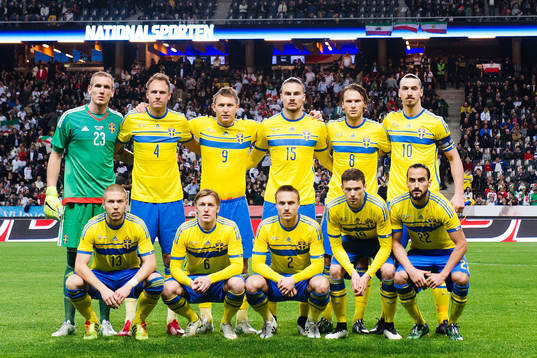 Sveriges målvakt Robin Olsen, Andreas Granqvist, Kim