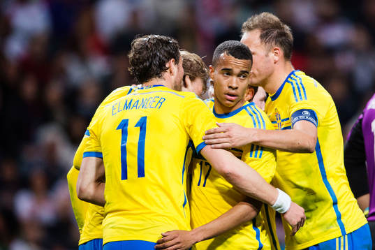 Sveriges Robin Quaison (m) jublar