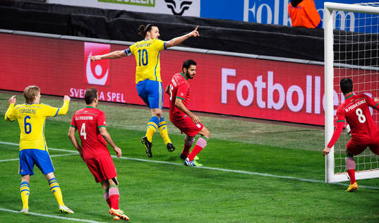 Sveriges Zlatan Ibrahimovic jublar