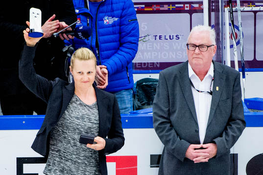 Gunilla Andersson Stampes lyfter priset
