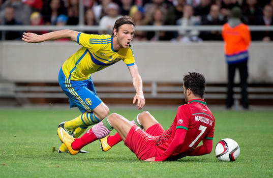 Sveriges Albin Ekdal och Irans Masoud Shojaei