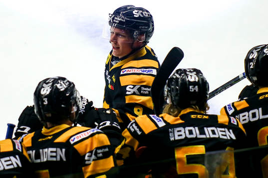 Skellefteås Patrik Zackrisson  jublar