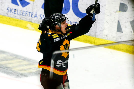 Skellefteås Patrik Zackrisson  jublar