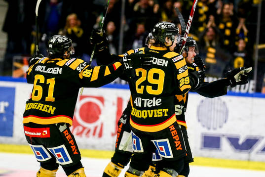 Skellefteås Niclas Burström gör mål i sudden death och