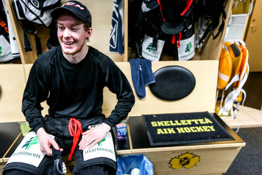 Skellefteås Niclas Burström i omklädningsrummet