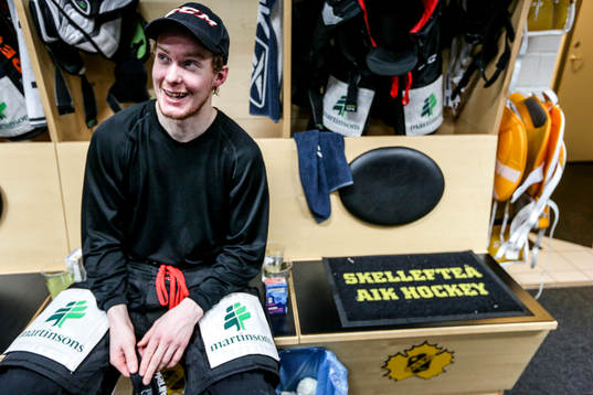 Skellefteås Niclas Burström i omklädningsrummet