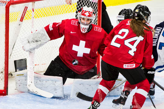 Schweiz målvakt Florence Schelling i kvartsfinalen