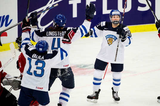 Finlands Michelle Karvinen (h) jublar