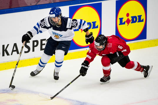 Finlands Emma Nuutinen och Schweiz Julia Marty i