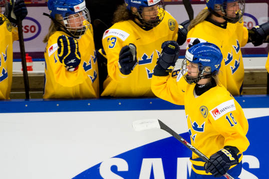 Sveriges Anna Borqvist jublar med båset