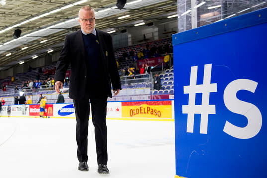 Sveriges förbundskapten Leif Boork deppar när han lämnar