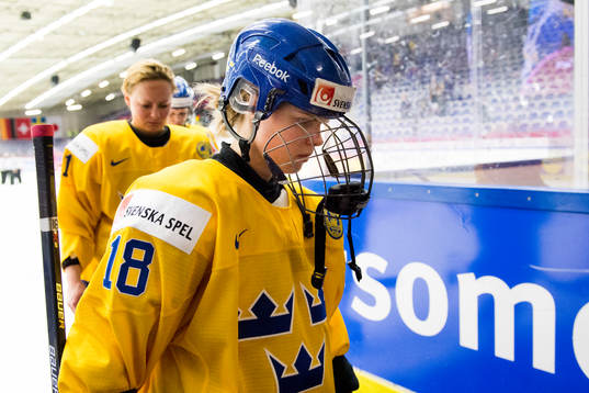 Sveriges Anna Borqvist deppar när hon lämnar isen