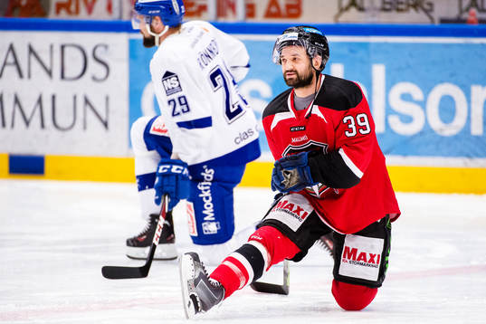 Malmö Redhawks Eric Himelfarb värmer upp före