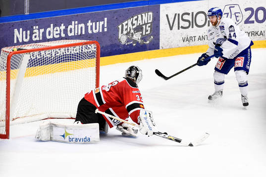 Leksands Mattias Guter missar en straff mot Malmö Redhawks