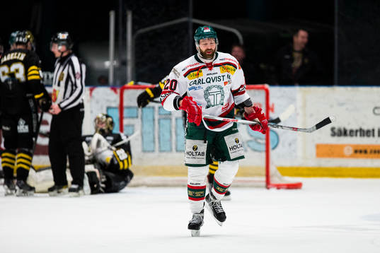 Tingsryds Kari Sihvonen ser deppig ut