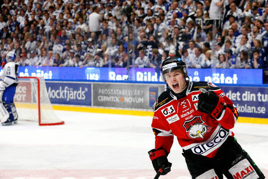 Malmö Redhawks Jens Henrik Tönjum jublar