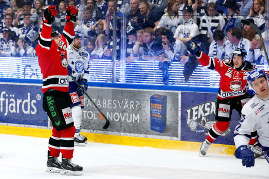 Malmö Redhawks Björn Svensson jublar