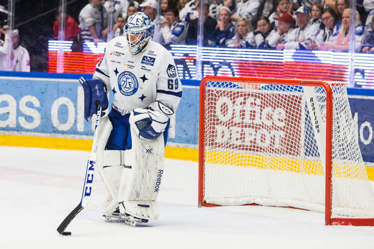 Leksands målvakt Oscar Alsenfelt  deppar