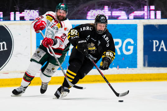 s Jesper Bratt
