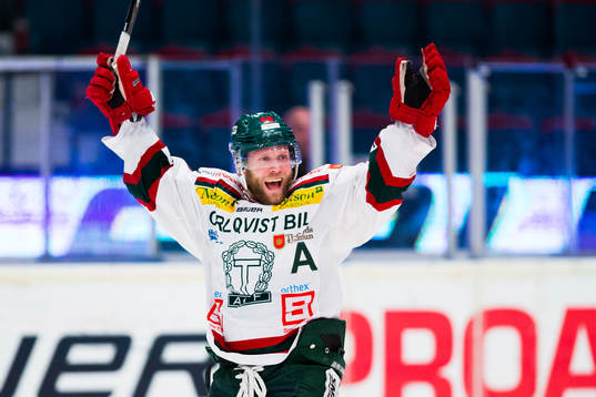 Tingsryds Niklas Johansson jublar