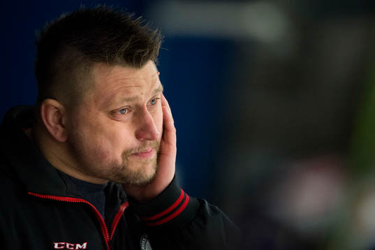 Västerviks tränare Mattias Karlin deppar
